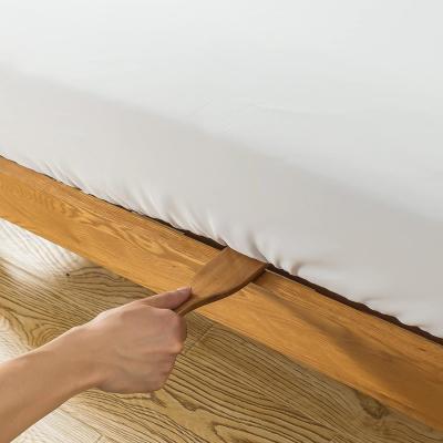 Wooden smooth mattress lifter