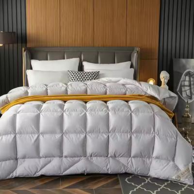 95% White Goose Down All Cotton Silent Down Quilt 